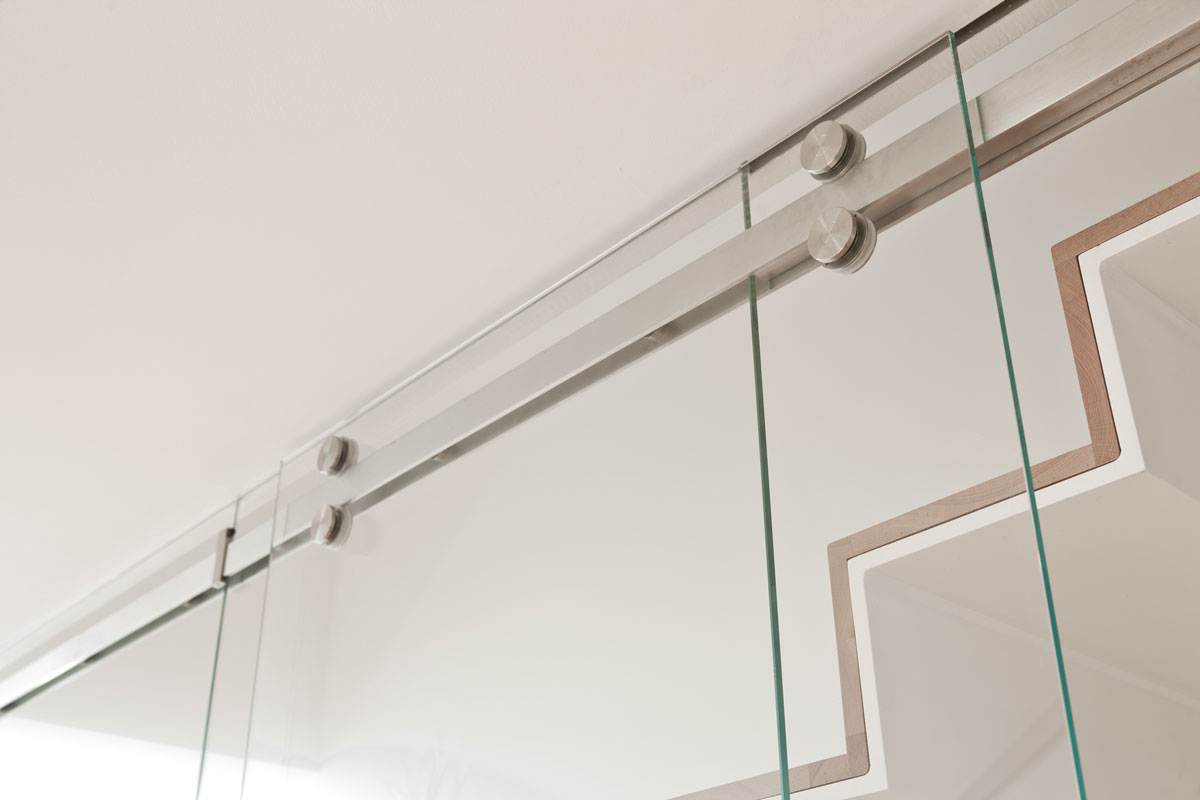 Gelaender aus Glas
